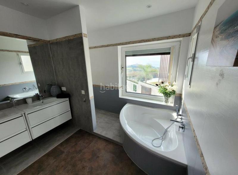 Foto 86ba62d4-5937-442c-8f66-ba509df45798. Maison avec parking piscine dans La Alquería Benahavís