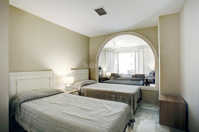 Foto c91493cc-edae-4d98-9aca-baf3c6f40170. Rent apartment with parking pool in Puerto Banús Marbella