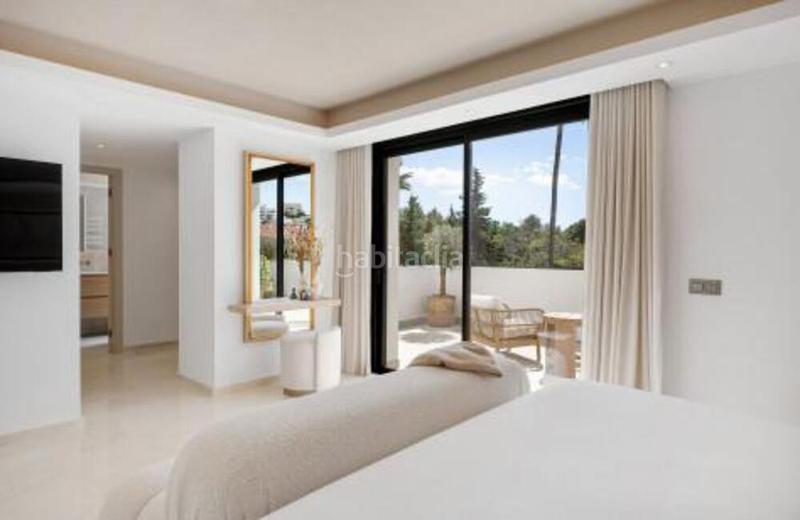 Foto 43a1e060-ac25-4df6-a5ea-1c80632fd40b. Haus mit parking pool in La Dama de Noche - La Alzambra Marbella