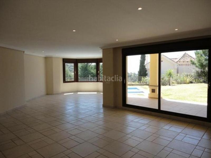 Foto d9ceb0ba-8596-4df2-bd3b-27b18c686e84. Affitto casa con parcheggio piscina in los arqueros - puerto del almendro Benahavís