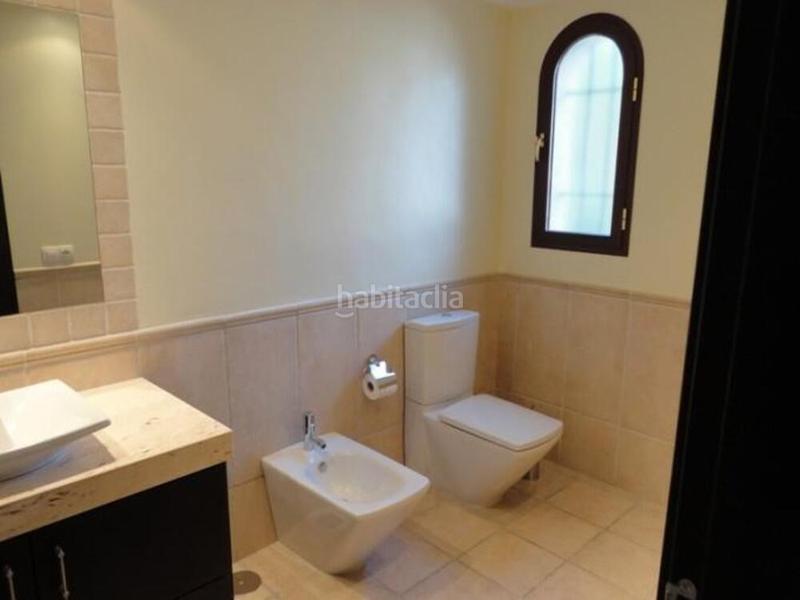 Foto 1d5d07c5-f4c1-4fc3-afb0-b1573b2e2fa8. Lloguer casa amb aparcament piscina a los arqueros - puerto del almendro Benahavís