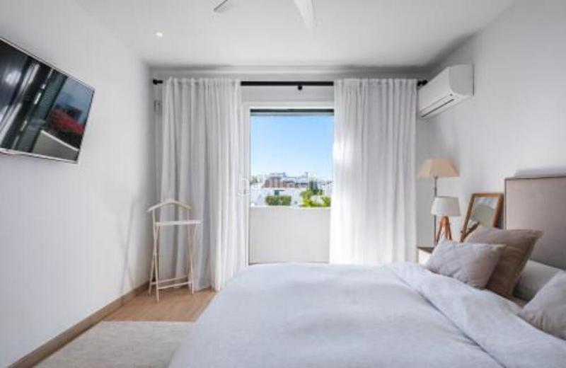 Foto 7b5d8a75-3c75-478b-b49b-dd72878a1bbb. Reihenhaus mit parking pool in Nueva Alcántara Marbella