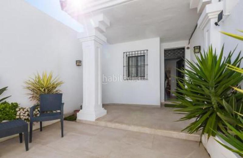 Foto aa81679c-689e-4637-81ea-aa365ae214c2. Reihenhaus mit parking pool in Nueva Alcántara Marbella