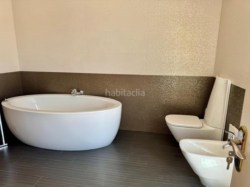 Foto 8e489d85-fde9-4128-8e5b-51d493bc57b5. Alquiler casa en pablo ruiz picasso(ctjo b 29 lujo en Marbella