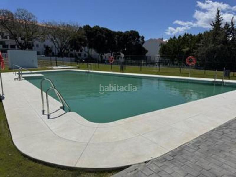 Foto a305544f-04ee-4ab9-bd24-401944582d85. Lloguer àtic amb aparcament piscina a La Concha - Resina Golf Estepona