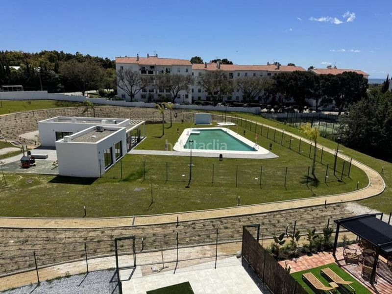 Foto a9e36f90-e733-4112-b70e-797ad7186842. Lloguer àtic amb aparcament piscina a La Concha - Resina Golf Estepona