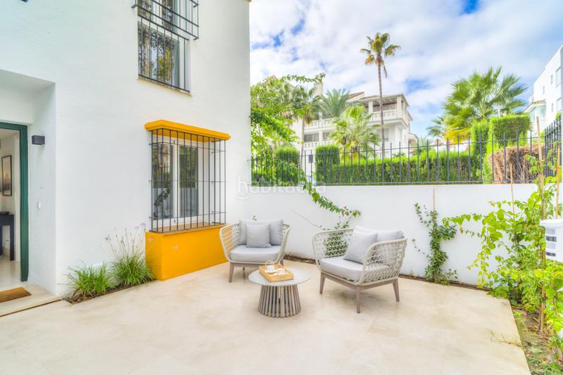 Foto 52483da5-9a63-4644-b73e-a7a789565123. Casa aparellada amb aparcament piscina a Las Lomas de Río Verde Marbella