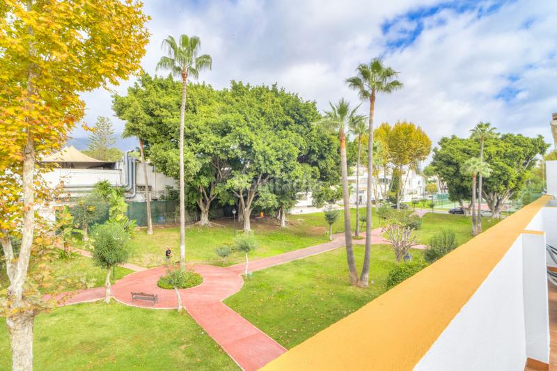 Foto ac398c58-384c-4d05-abbf-84260ed38f2f. Casa pareada en Las Lomas de Río Verde Marbella