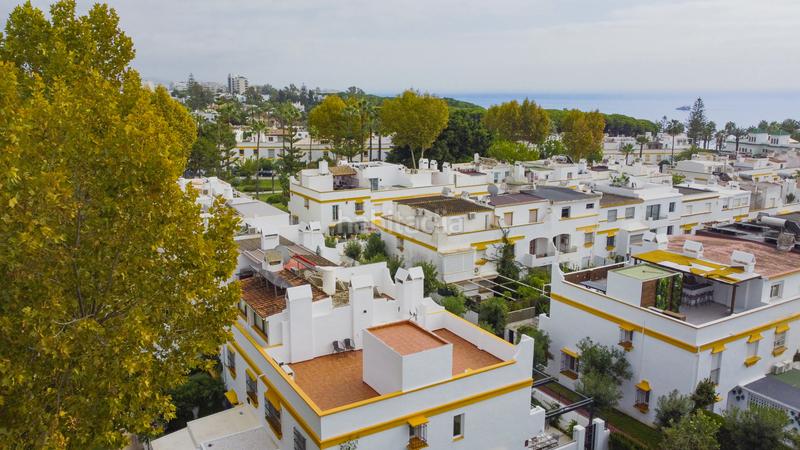 Foto b65dcc08-5ee2-4446-b093-35a476a4adf3. Casa pareada en Las Lomas de Río Verde Marbella