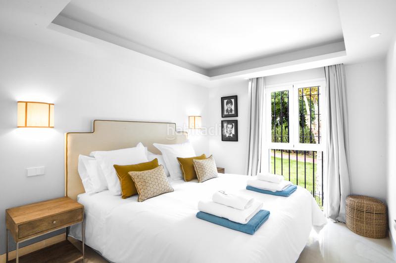 Foto 0a4f9d9e-8006-48ff-93c4-a73ed760b5b3. Towny house with parking pool in Las Lomas de Río Verde Marbella