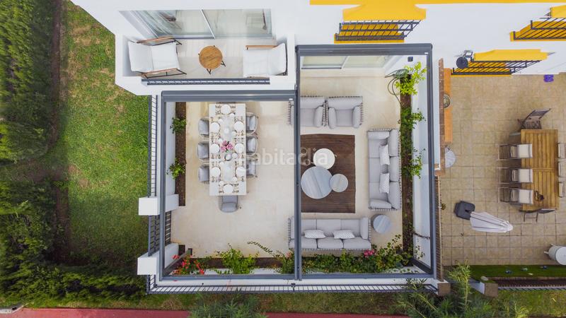 Foto 46f4e51d-4c0f-4fc3-b836-14fecbc4cc99. Towny house with parking pool in Las Lomas de Río Verde Marbella