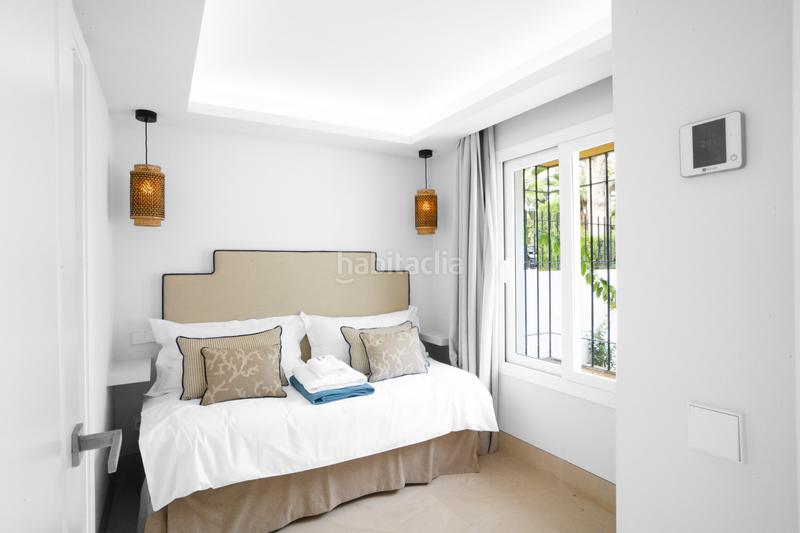 Foto b33554ee-e6cd-49f8-9bc9-0204018eb619. Towny house with parking pool in Las Lomas de Río Verde Marbella