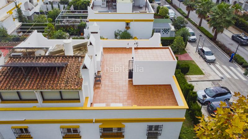 Foto d6db8645-2fae-4d03-b46a-3ac7df7ca971. Towny house with parking pool in Las Lomas de Río Verde Marbella