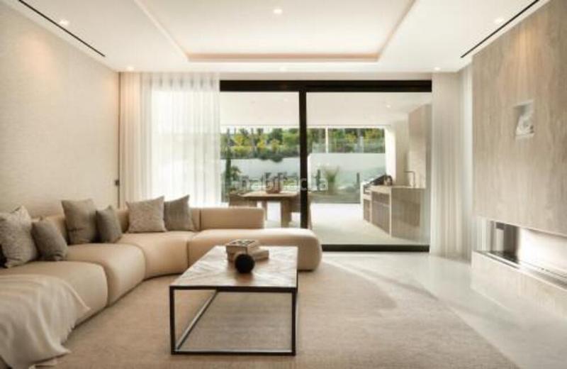 Foto 4b2660df-9f53-4f5c-ae2a-5cc23f87dded. Location rez-de-chaussée avec parking piscine dans Las Lomas de Río Verde Marbella