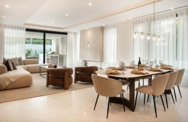 Foto 8be5fd8a-405c-4155-b6f5-03673bc8285e. Location rez-de-chaussée avec parking piscine dans Las Lomas de Río Verde Marbella