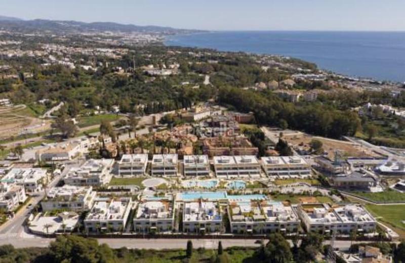 Foto 62e22367-c86a-4ff3-ae84-9844322f1868. Rent ground floor with parking pool in Las Lomas de Río Verde Marbella