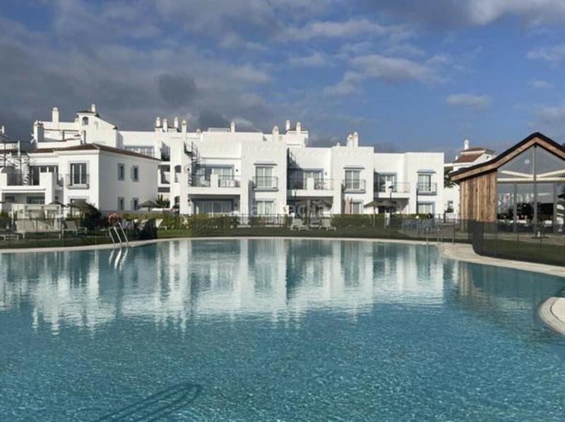 Foto ee9e69e4-4e45-4839-a33f-bd8f5ca5e7b2. Lloguer apartament amb aparcament piscina a El Paraíso Benahavís