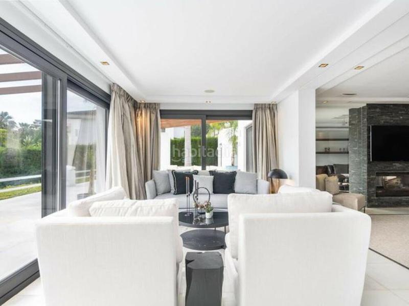 Foto 2a88c6c6-12b0-42a5-92d8-c109501f8cd9. Lloguer casa amb aparcament piscina a Las Brisas Marbella