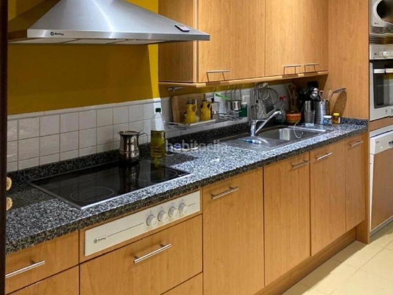 Foto 129e79dc-9227-42a1-8c2f-33a9fa10b46f. Ground floor with heating parking pool in Elviria Marbella