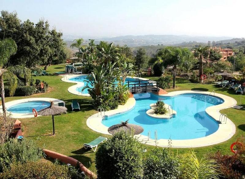 Foto da726cee-c072-4b08-910a-18a7dbce07bf. Ground floor with heating parking pool in Elviria Marbella