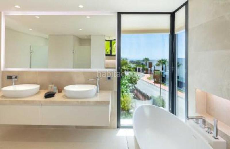 Foto f034d826-12a2-4b51-bf6c-8333fb881634. Casa amb aparcament piscina a Los Naranjos Marbella