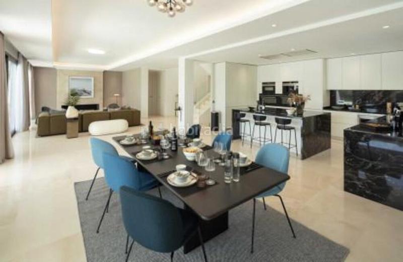 Foto bf205f57-d949-43ac-a53b-1ee3fb857ed0. Haus mit parking pool in Los Naranjos Marbella