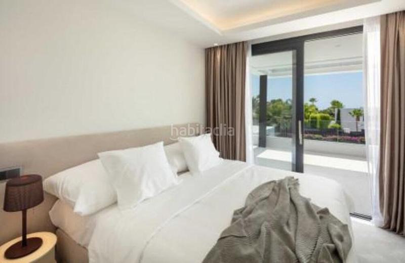 Foto 101ee572-45c0-4201-80fa-6556f8685de3. Maison avec parking piscine dans Los Naranjos Marbella