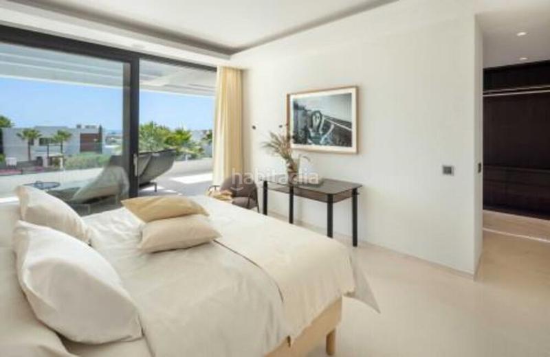 Foto 227dfa65-ecaf-42f9-a994-47170ac9ab44. Maison avec parking piscine dans Los Naranjos Marbella