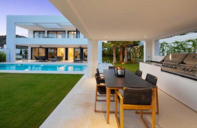 Foto f28ab2b0-a26a-4a04-9ce0-174b6d9cb985. Maison avec parking piscine dans Los Naranjos Marbella