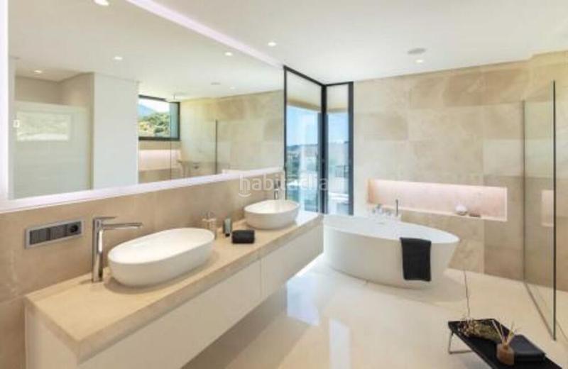 Foto f614a755-71e8-4f37-8e6d-4c26988b6e85. Maison avec parking piscine dans Los Naranjos Marbella