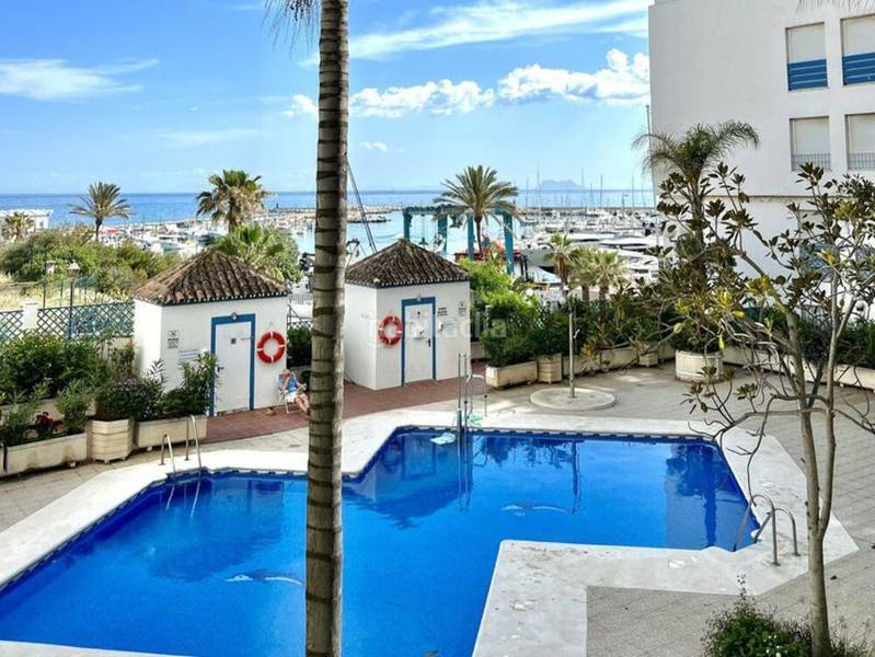 Foto 657f5eda-48c1-46f7-a4e2-54039b3d9481. Appartement mit pool in puerto de Estepona Estepona