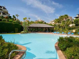 Planta baixa a Los Arqueros  - Puerto del Almendro. Elegante apartamento de 5 dormitorios en los exclusivos capanes