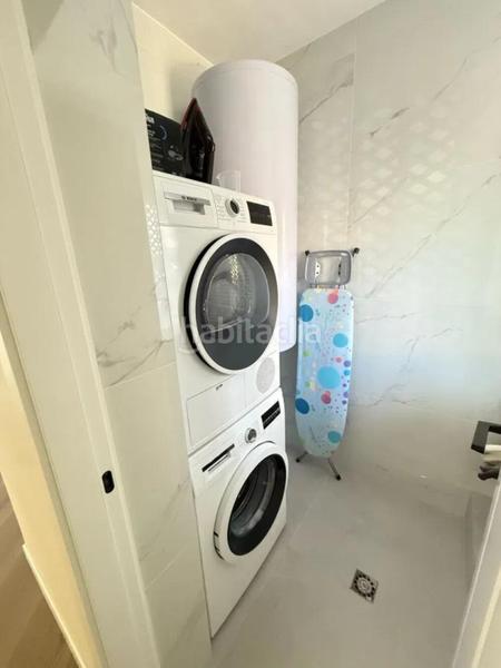 Foto 1449ee54-0764-4431-876d-47455c43bfe4. Lloguer casa adossada amb aparcament piscina a Nueva Atalaya Estepona