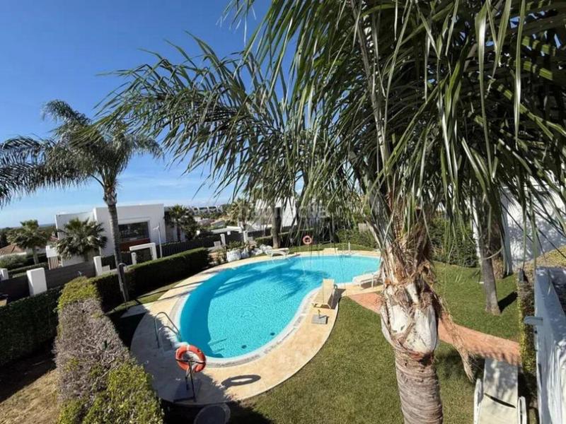 Foto 26aafa3a-a4fd-4eb2-9e48-09e8d5096767. Lloguer casa adossada amb aparcament piscina a Nueva Atalaya Estepona