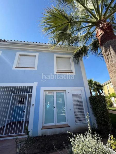 Foto e15b19b0-440b-4a09-b245-422d61a63ead. Lloguer casa adossada amb aparcament piscina a Nueva Atalaya Estepona