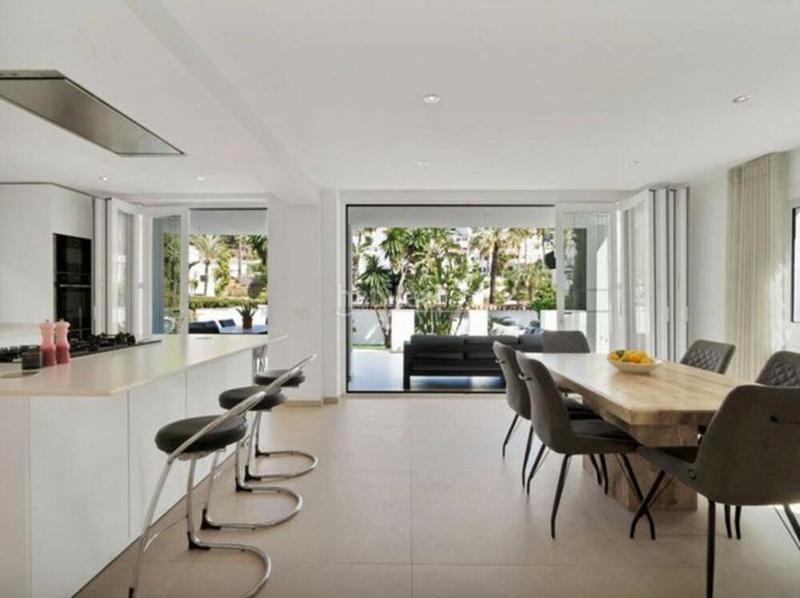 Foto 006612e9-58e6-4898-af93-a76658c64947. Affitto casa con parcheggio piscina in Nueva Andalucía centro Marbella