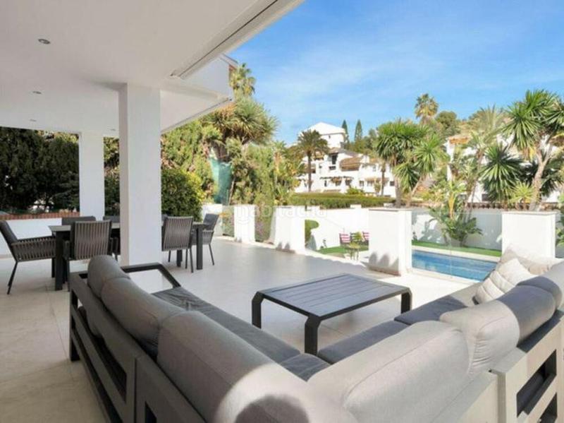 Foto 6e081cbb-6dec-4b39-819a-5d117f0d51b5. Affitto casa con parcheggio piscina in Nueva Andalucía centro Marbella
