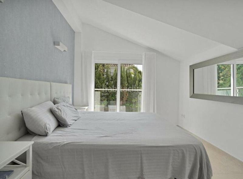 Foto e3f5eb09-3d58-40da-b468-d79793a1970a. Affitto casa con parcheggio piscina in Nueva Andalucía centro Marbella
