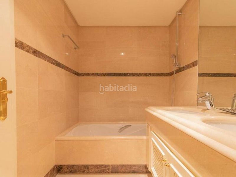 Foto 8b6c7ab7-91ad-40f0-b3a9-476140ddcbdb. Lloguer apartament amb piscina a Nueva Andalucía centro Marbella