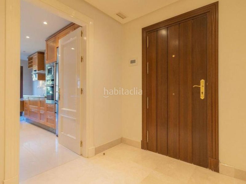 Foto 8c6bd545-02b1-4fb8-8969-ba061ced63ce. Lloguer apartament amb piscina a Nueva Andalucía centro Marbella