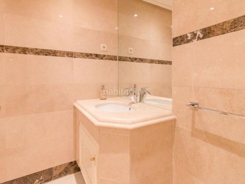 Foto e7784eb1-109c-4c96-a2c1-dd5e06b4ce6e. Lloguer apartament amb piscina a Nueva Andalucía centro Marbella
