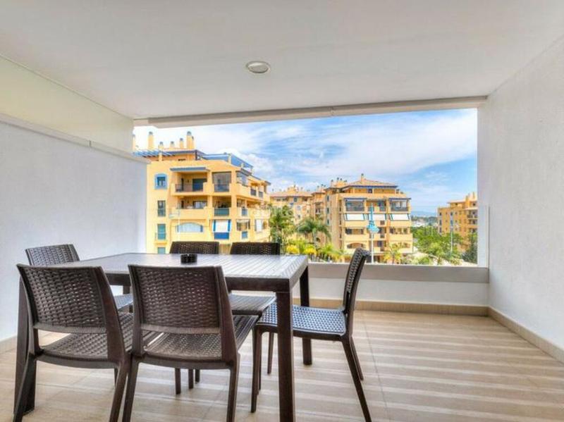 Foto 37fa0083-a0d7-4ae2-895b-5f4e98c6eb99. Penthouse with heating parking pool in Nueva Alcántara Marbella