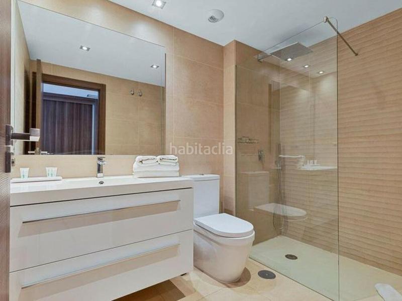 Foto 66c6b4b9-bc35-4ad2-83fc-c67e00496a78. Penthouse with heating parking pool in Nueva Alcántara Marbella