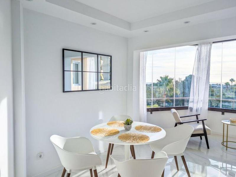 Foto 568a19ab-5a50-448b-ada7-03e2bc9318e4. Miete appartement mit parking pool in Benatalaya Estepona