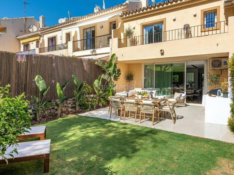 Foto 2f2b4caa-bc89-4669-ba61-e9f95d63e667. Casa a schiera con parcheggio in Las Brisas Marbella