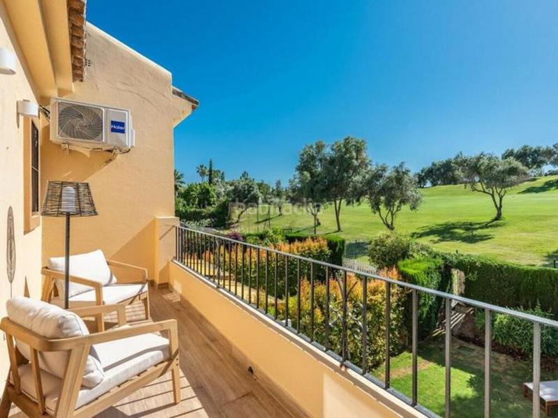 Foto a998ce03-5a83-4ddf-a3e9-8e9faa9d53f9. Casa a schiera con parcheggio in Las Brisas Marbella