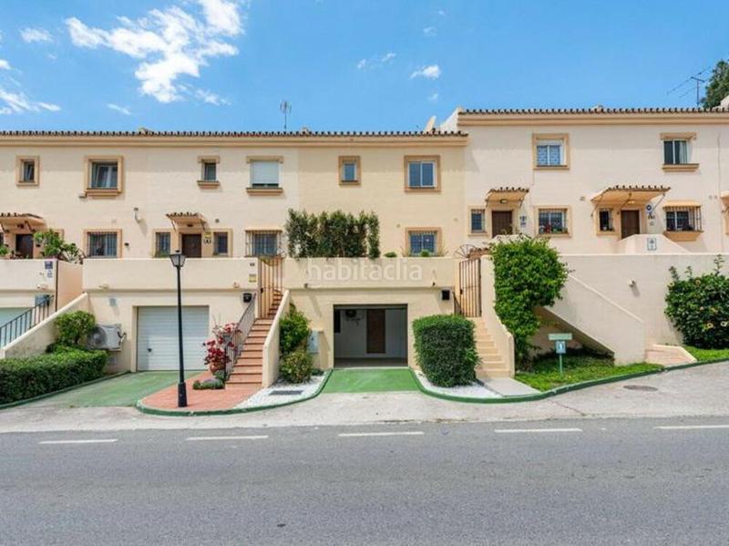 Foto d5e2a442-4e39-462f-bccf-fa508473fb6f. Casa a schiera con parcheggio in Las Brisas Marbella