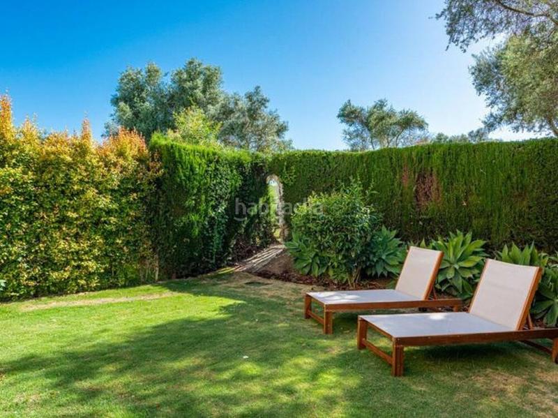 Foto 9d905110-6064-4e29-9135-770d9d484922. Reihenhaus mit parking in Las Brisas Marbella