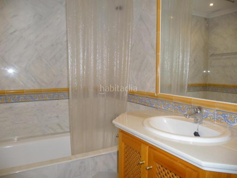 Foto 9aa04d17-560d-415b-a75e-e1d423574e57. Location rez-de-chaussée avec parking piscine dans La Quinta Benahavís