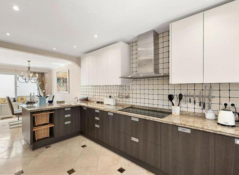 Foto 07398438-e24d-4d57-acef-4042c5834aa1. Casa a schiera con riscaldamento piscina in Aloha Marbella